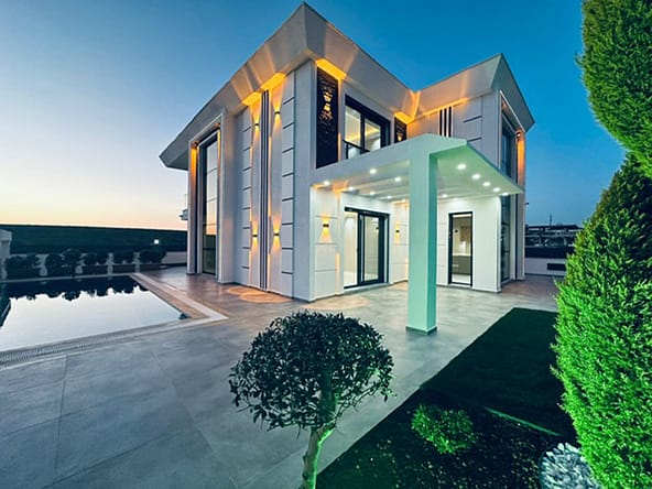 Luxurious Detached Villa Altinkum