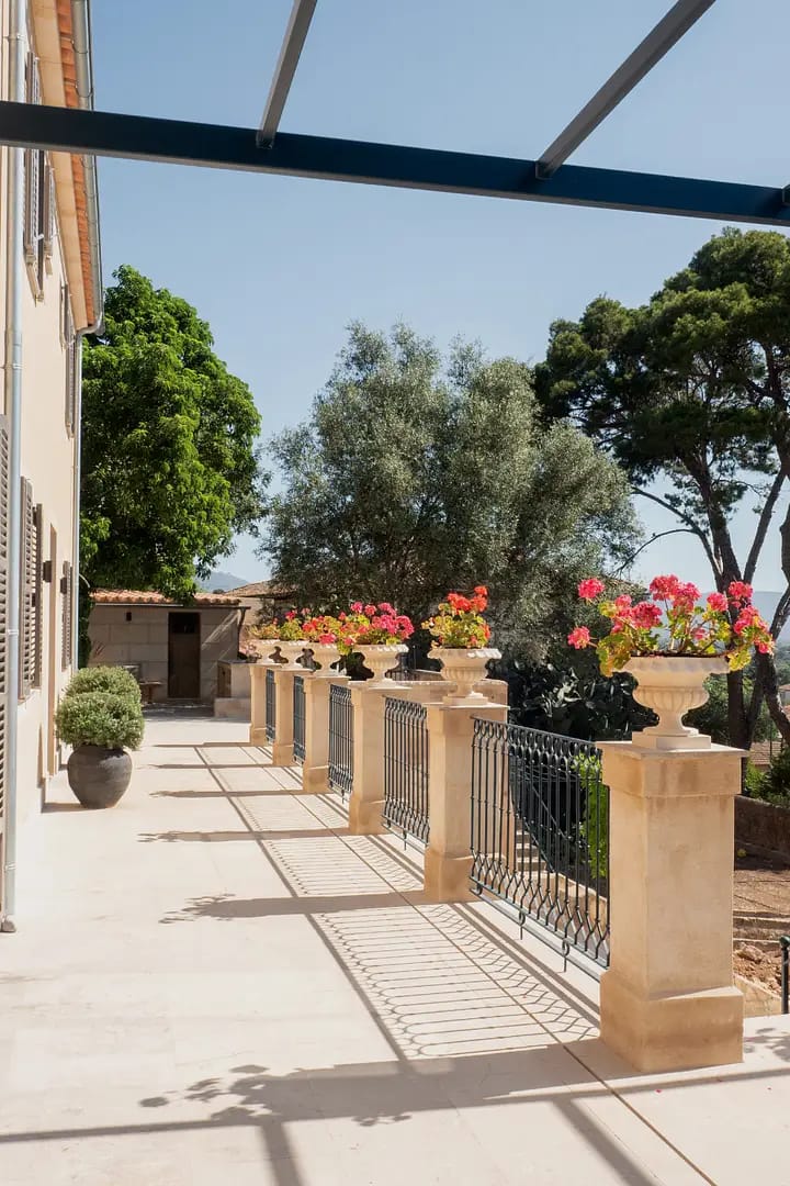 Reformed house with captivating views in Palma 34