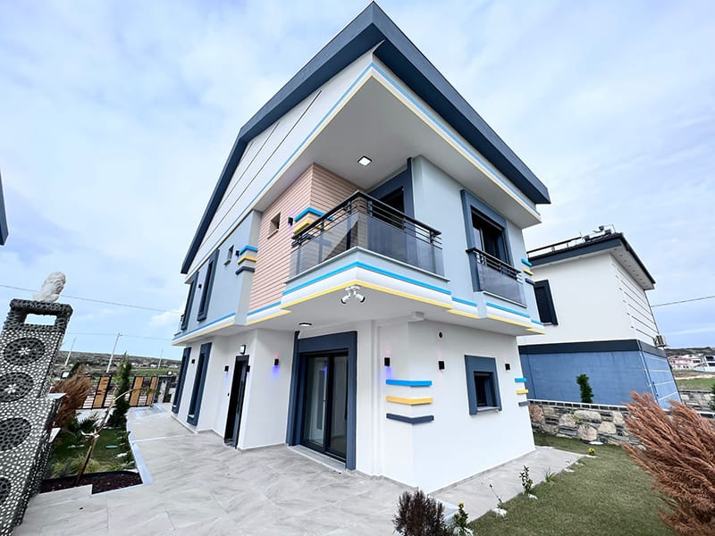 Five bedroom Villa in Altinkum