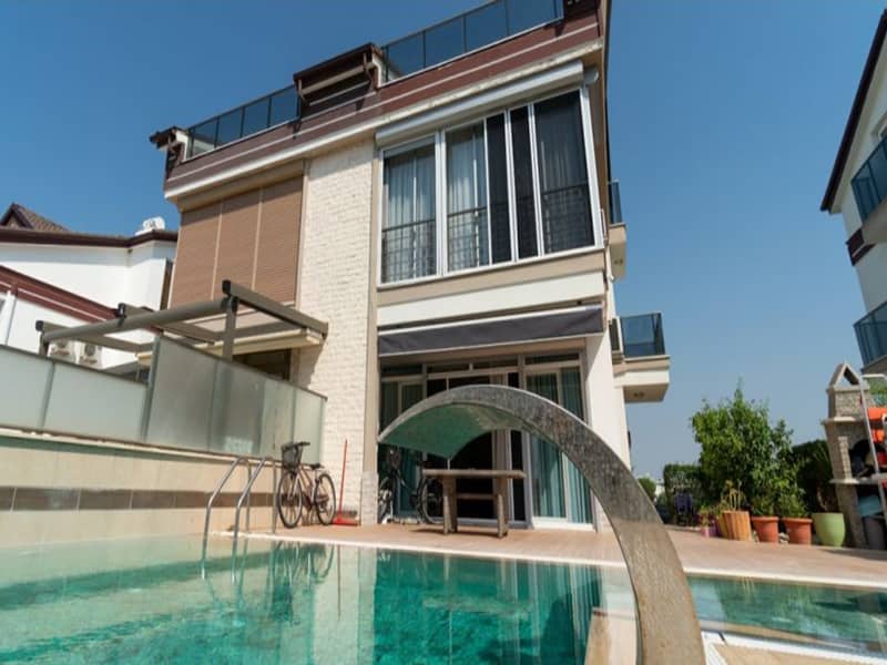 Four bedroom Villa in Altinkum