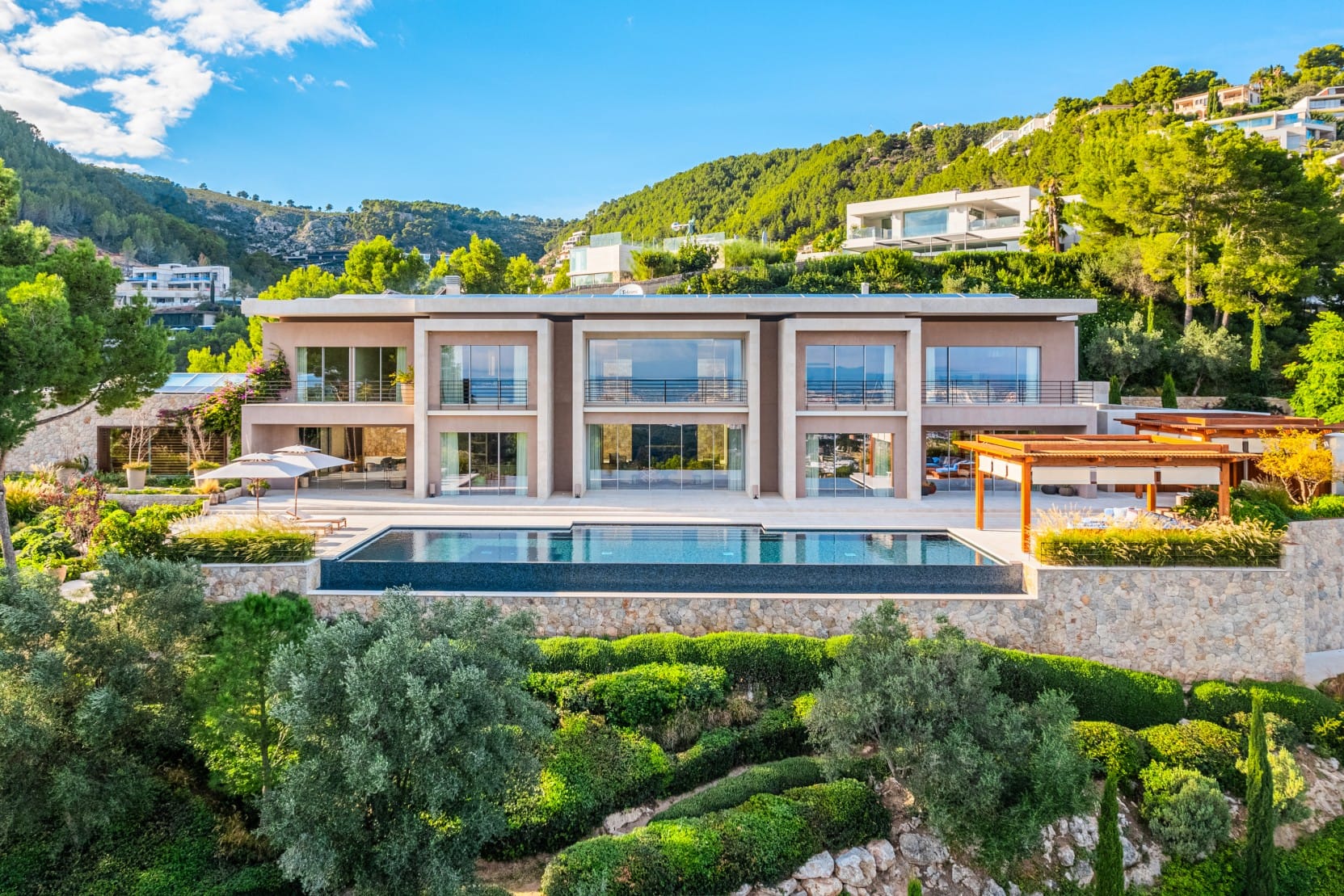 Exquisite Property Son Vida