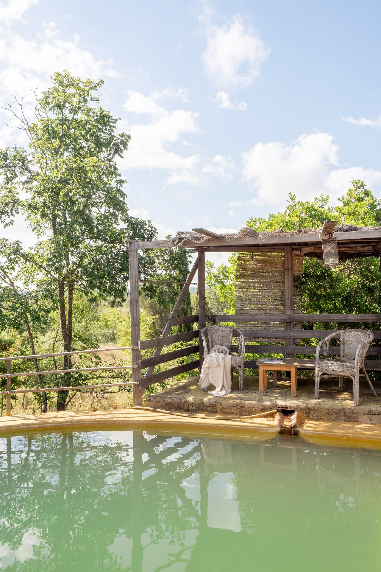 Country home on large plot in a private location 8