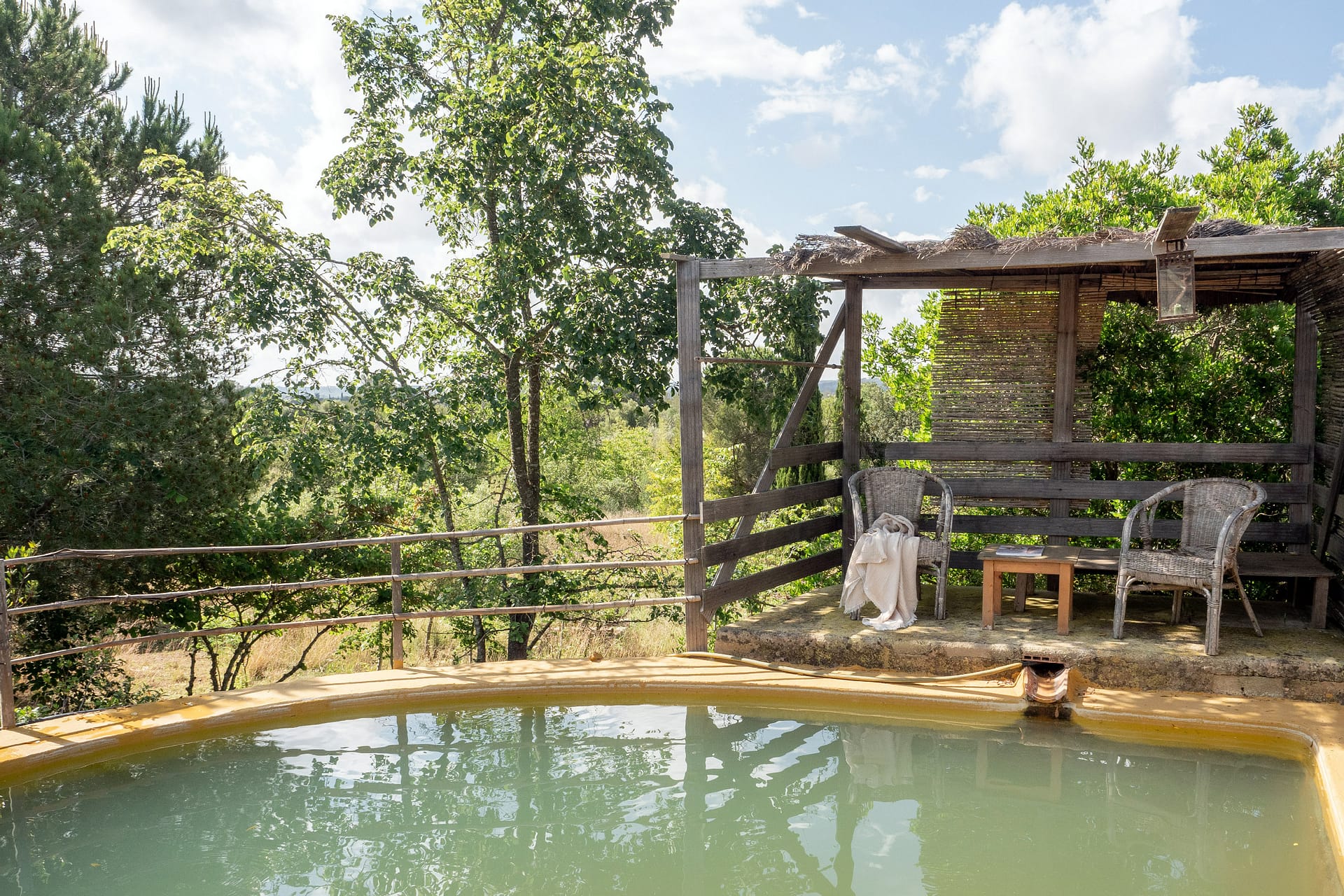 Country home on large plot in a private location 7