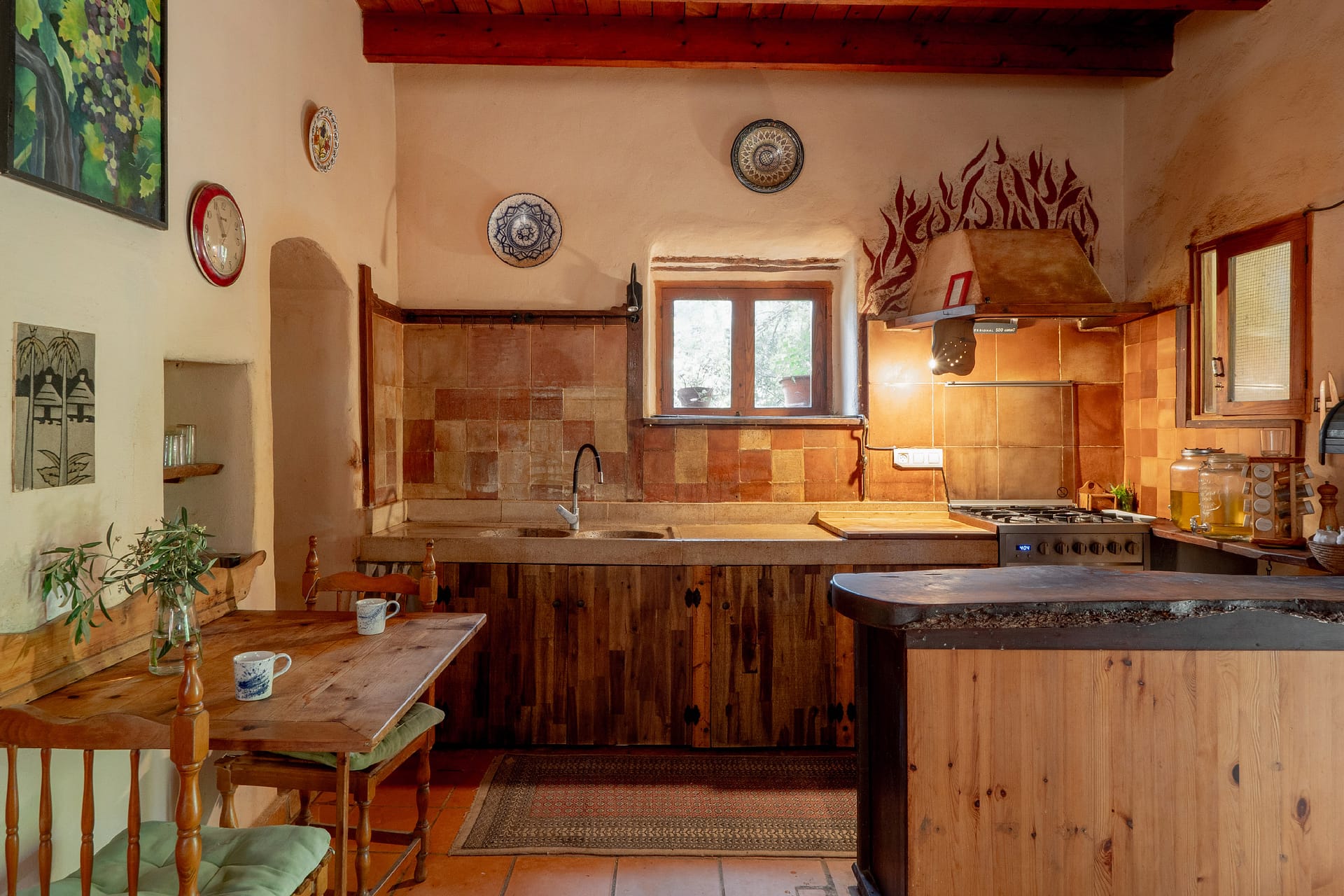 Country home on large plot in a private location 1