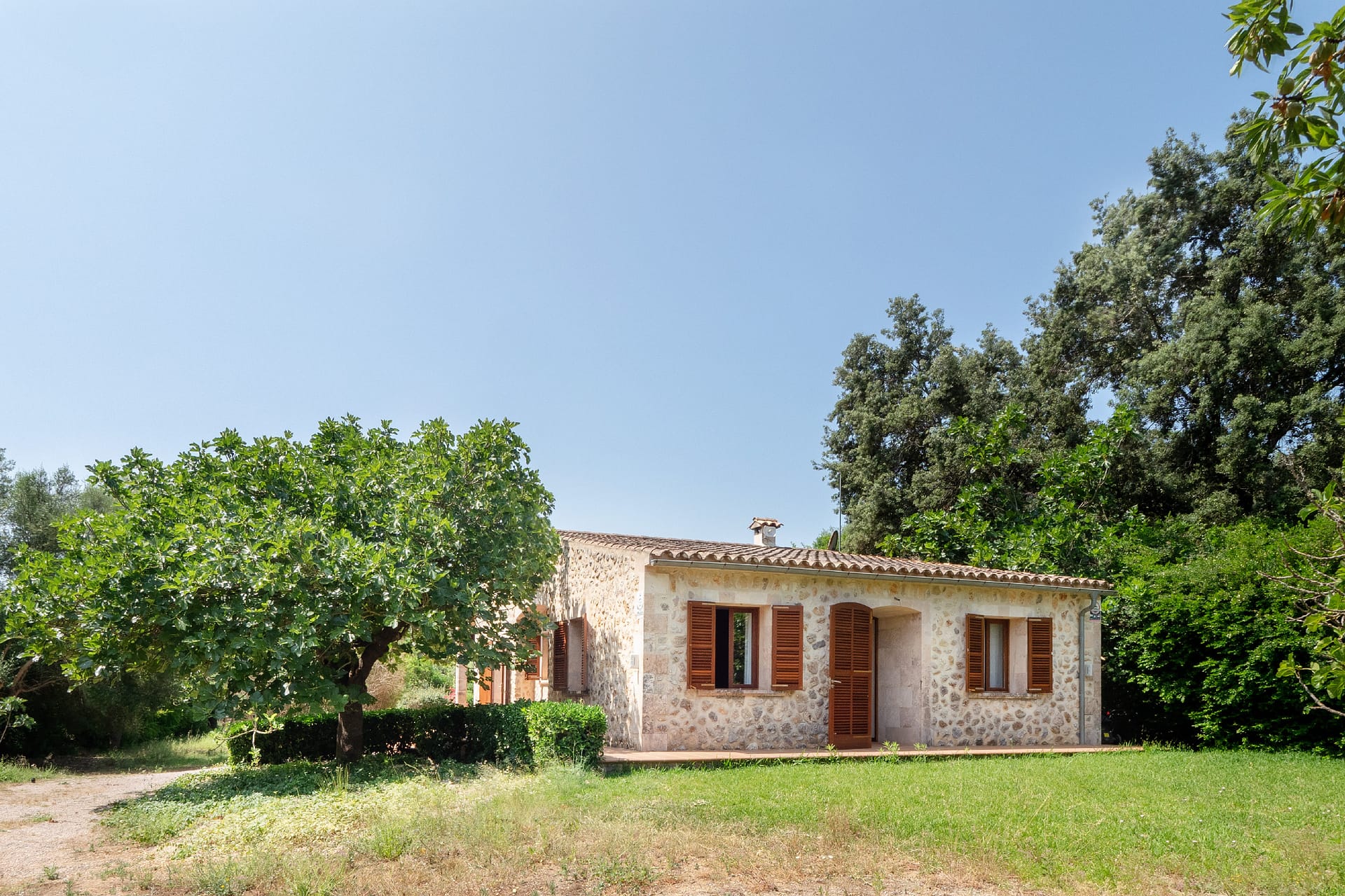 Secluded countryside finca with pool and and tourist license in Campanet 15