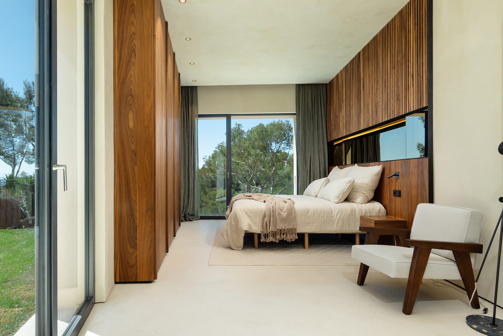 Luxury villa with panoramic sea views in Costa d'en Blanes 12