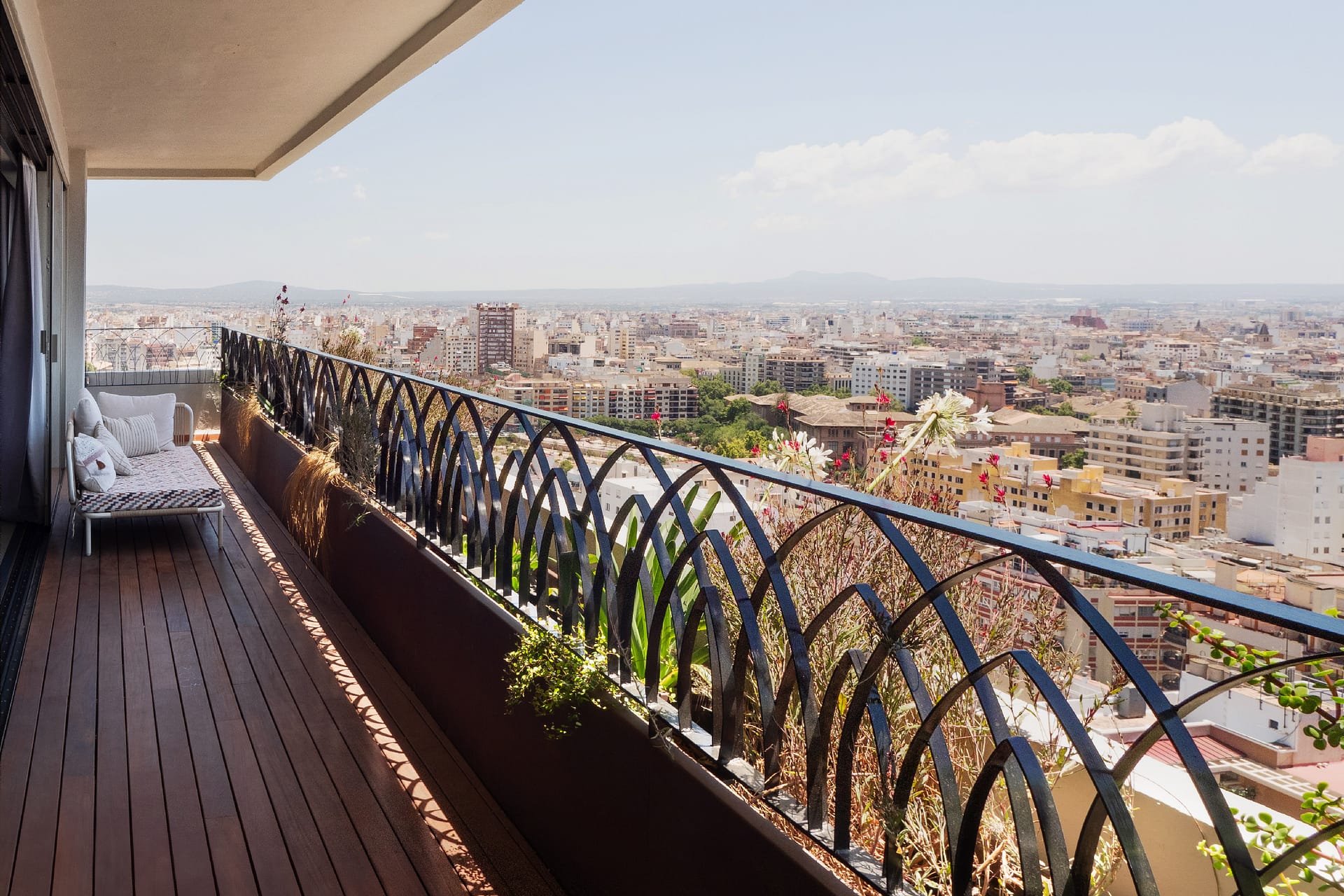 Stunning apartment with panoramic sea and Palma bay views 31