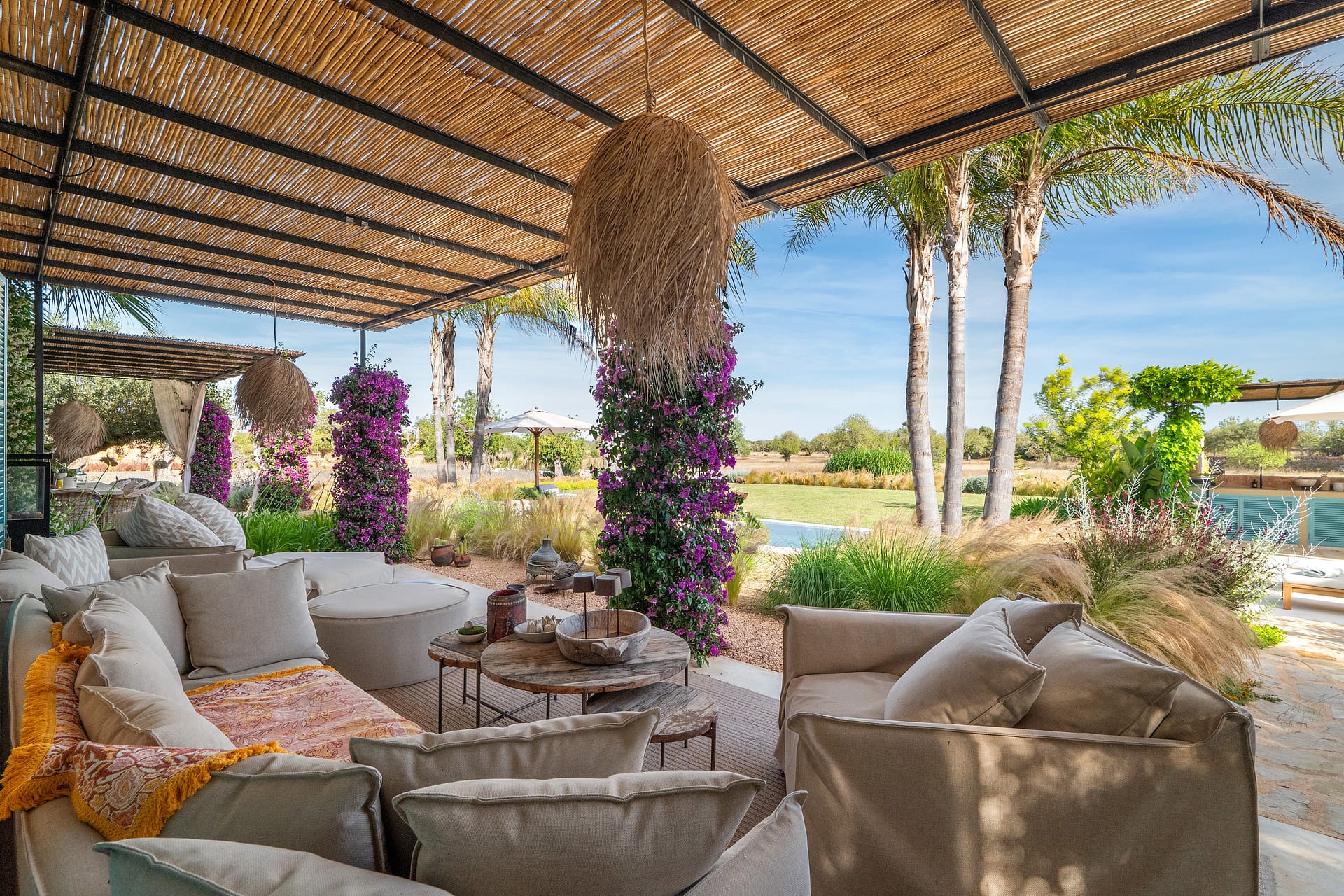 Remarkable finca with private golf course and guest house in Llucmajor 17