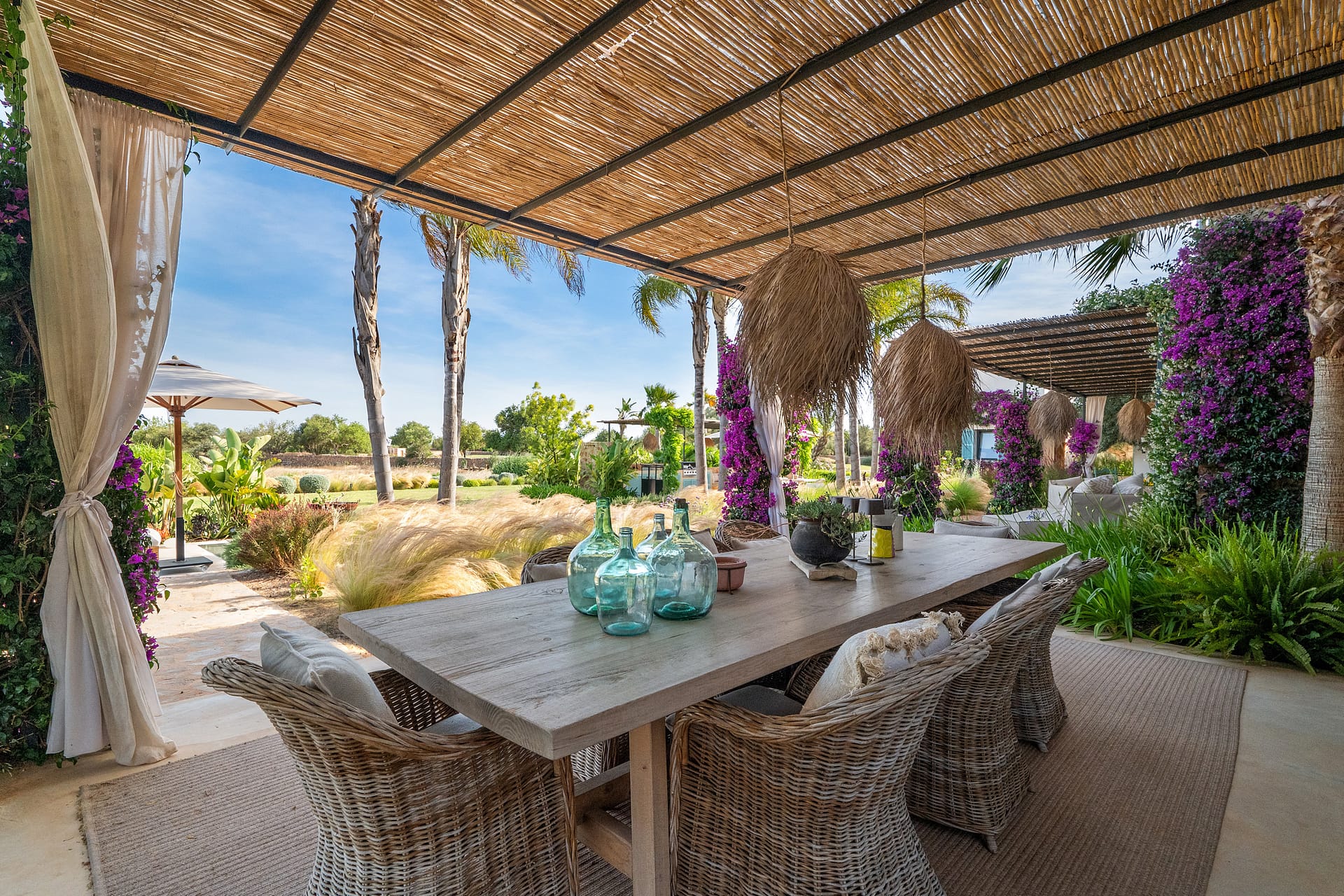 Remarkable finca with private golf course and guest house in Llucmajor 16