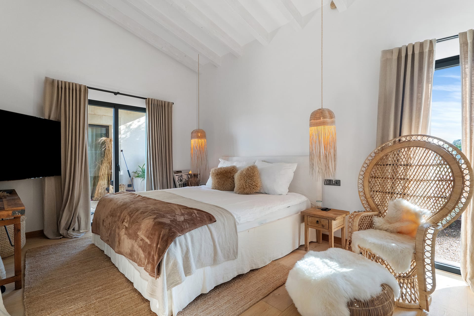 Remarkable finca with private golf course and guest house in Llucmajor 8