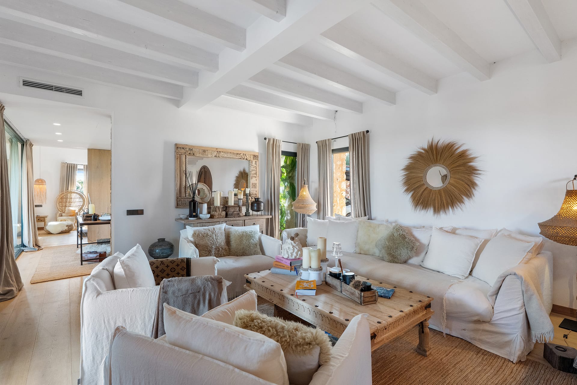 Remarkable finca with private golf course and guest house in Llucmajor 7