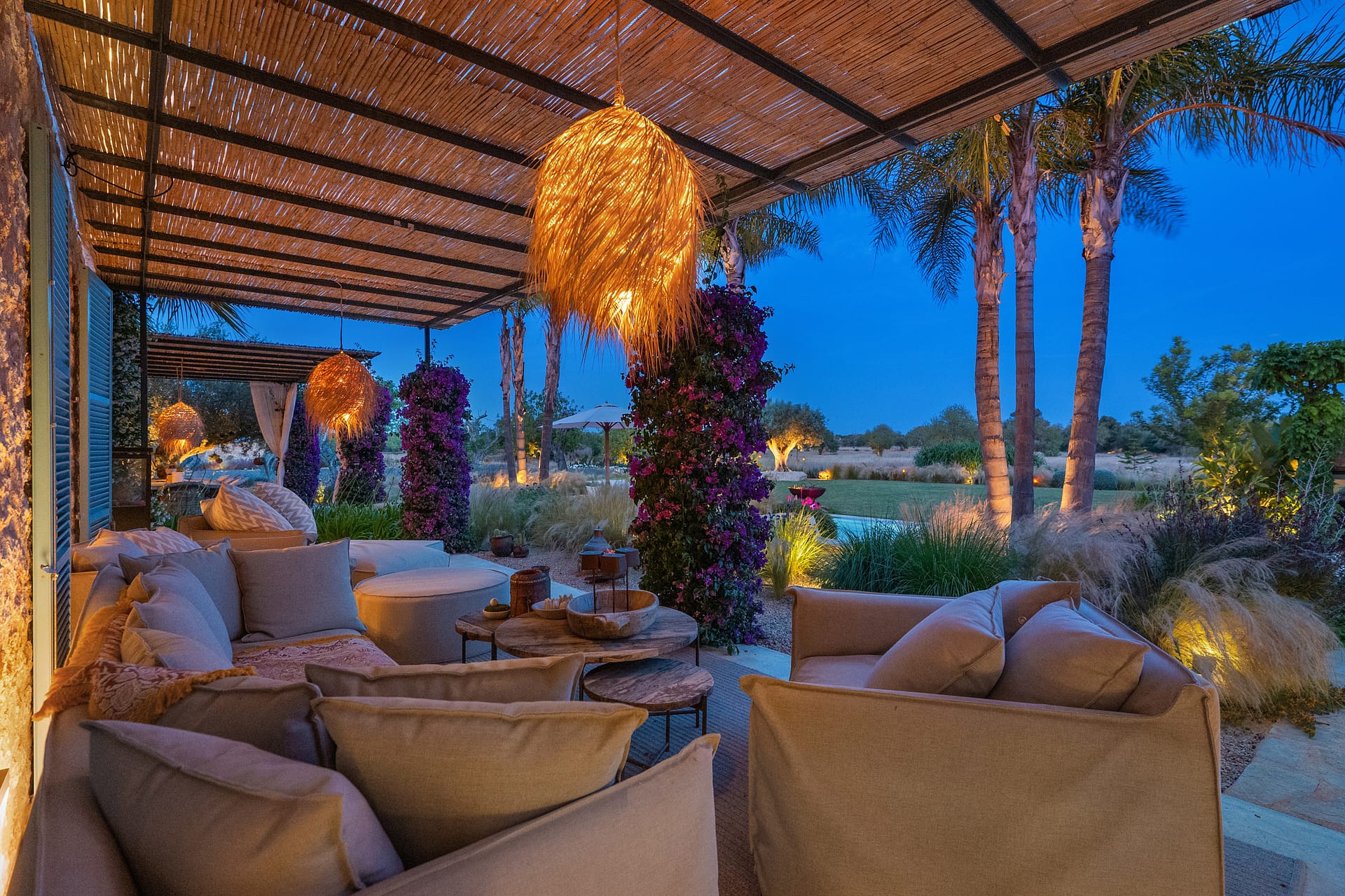 Remarkable finca with private golf course and guest house in Llucmajor 1