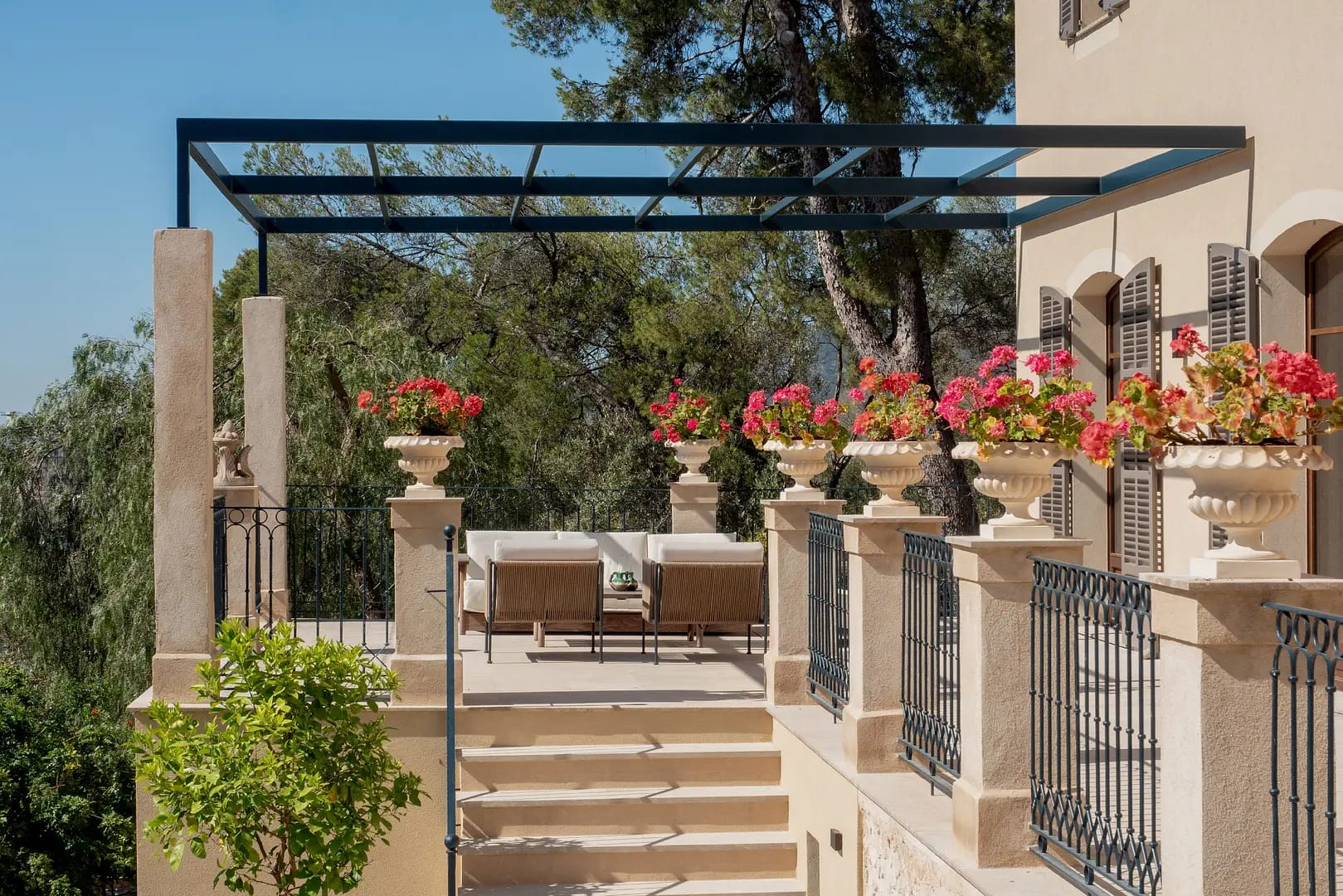 Reformed house with captivating views in Palma 44