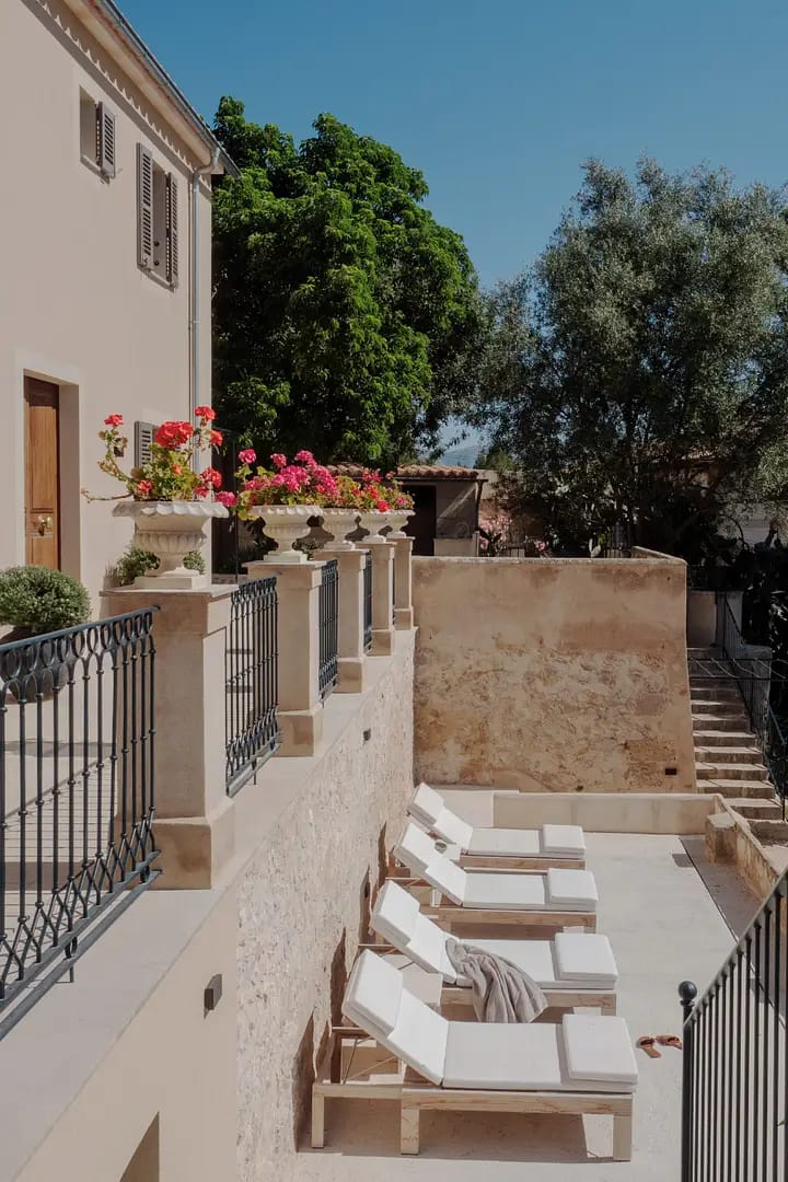 Reformed house with captivating views in Palma 35