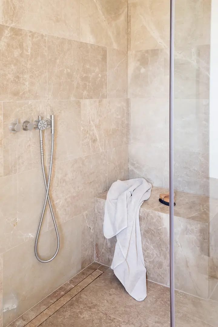 Reformed house with captivating views in Palma 18