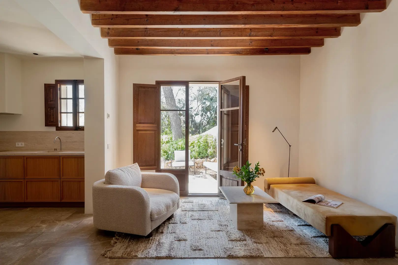 Reformed house with captivating views in Palma 8