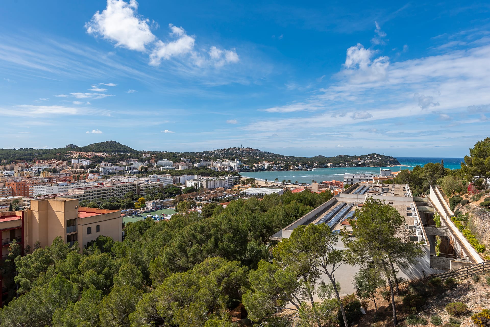 Exclusive penthouse in Santa Ponsa with private rooftop pool, sea views & luxury finishes 32
