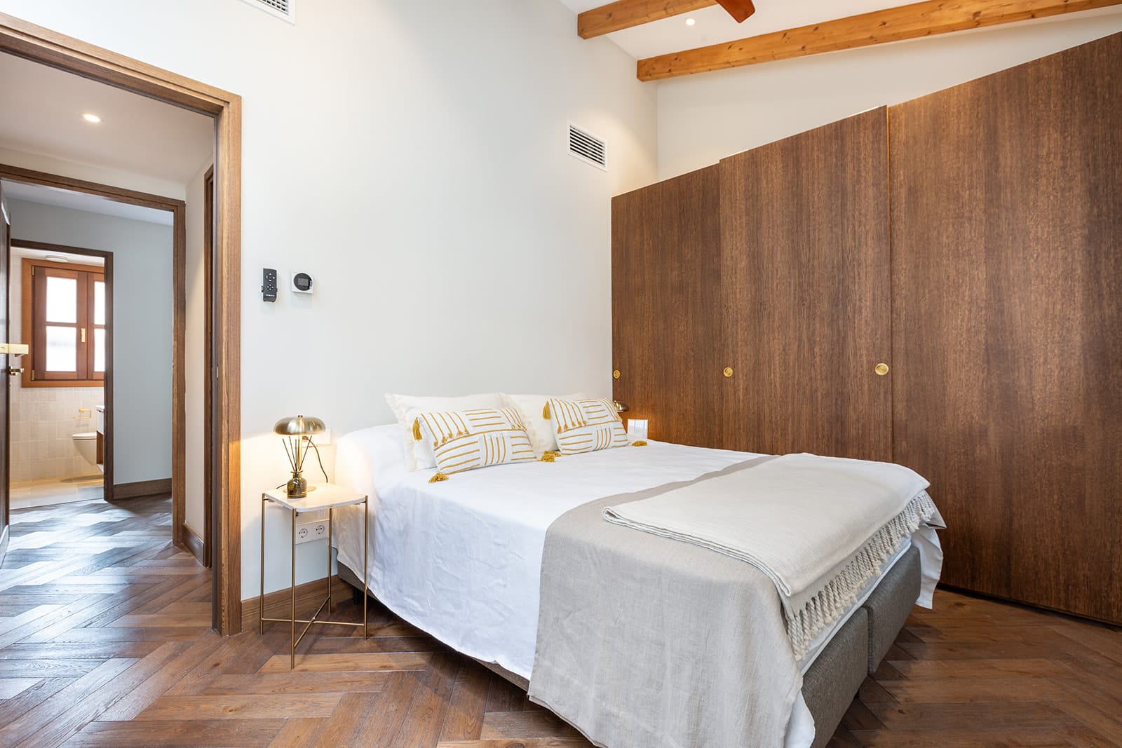 Elegant Duplex Townhouse in Santa Catalina 26