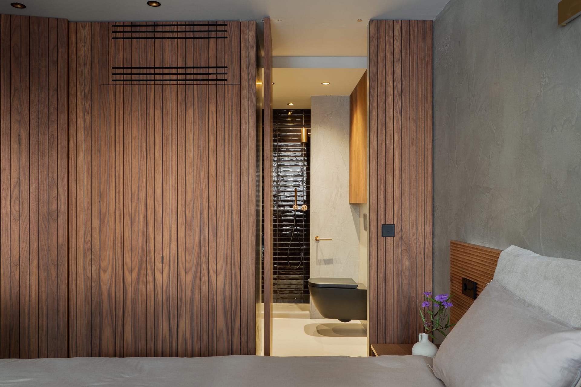 Newly Renovated Apartment with Sea Views in Exclusive Puerto Portals 43