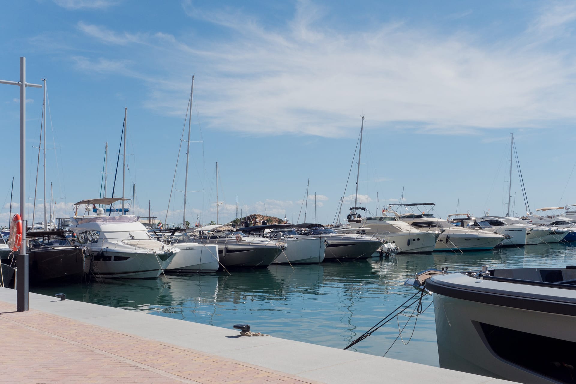 Newly Renovated Apartment with Sea Views in Exclusive Puerto Portals 33