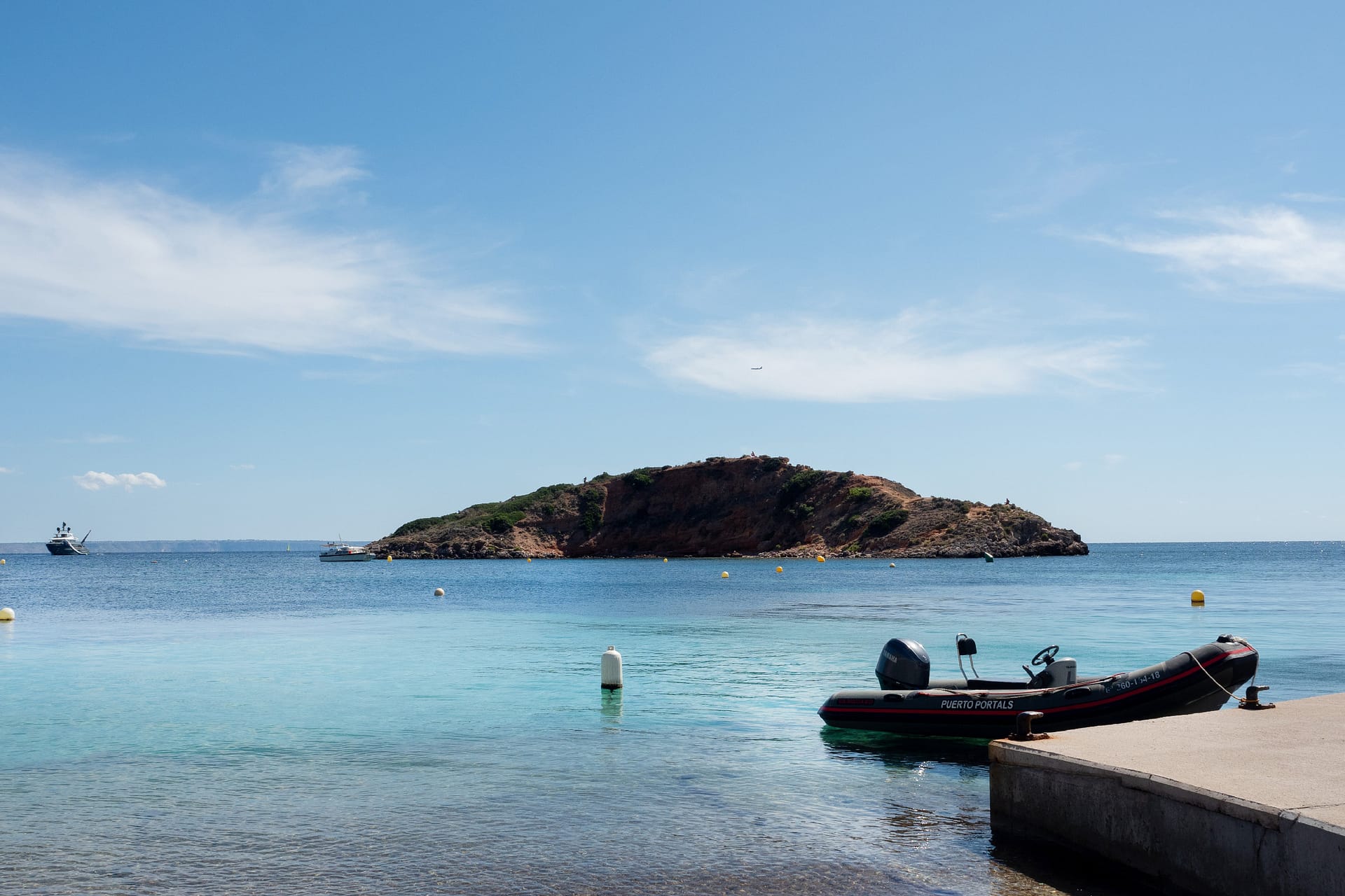 Newly Renovated Apartment with Sea Views in Exclusive Puerto Portals 31