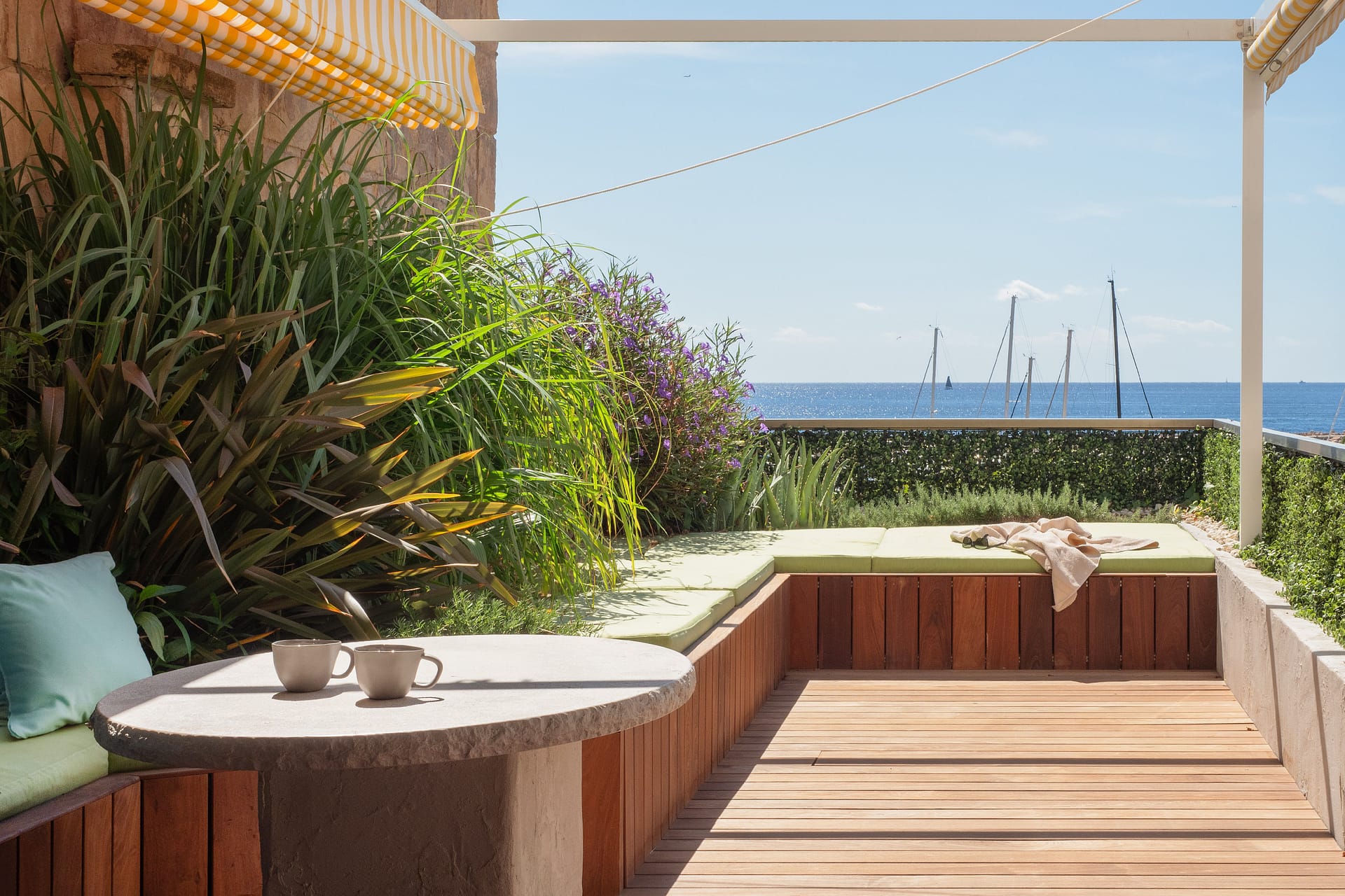 Newly Renovated Apartment with Sea Views in Exclusive Puerto Portals 26