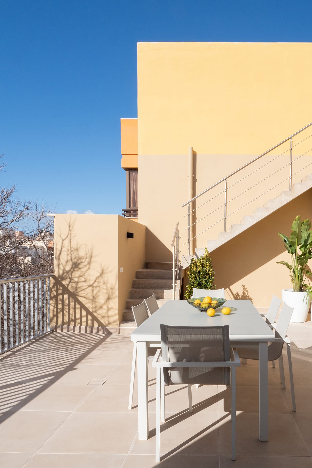 Fantastic renovated penthouse with expansive terraces in El Molinar 22