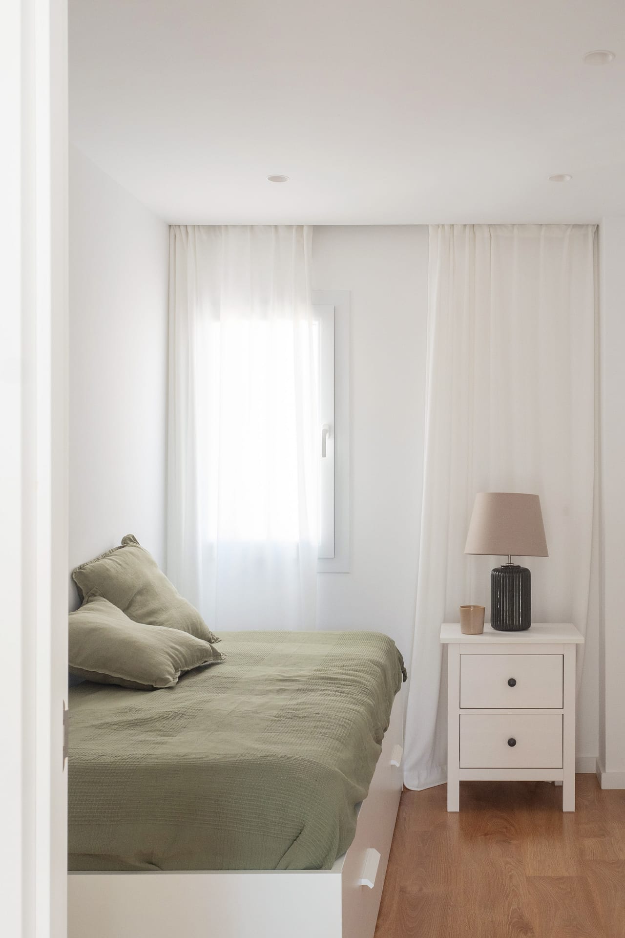 Fantastic renovated penthouse with expansive terraces in El Molinar 14