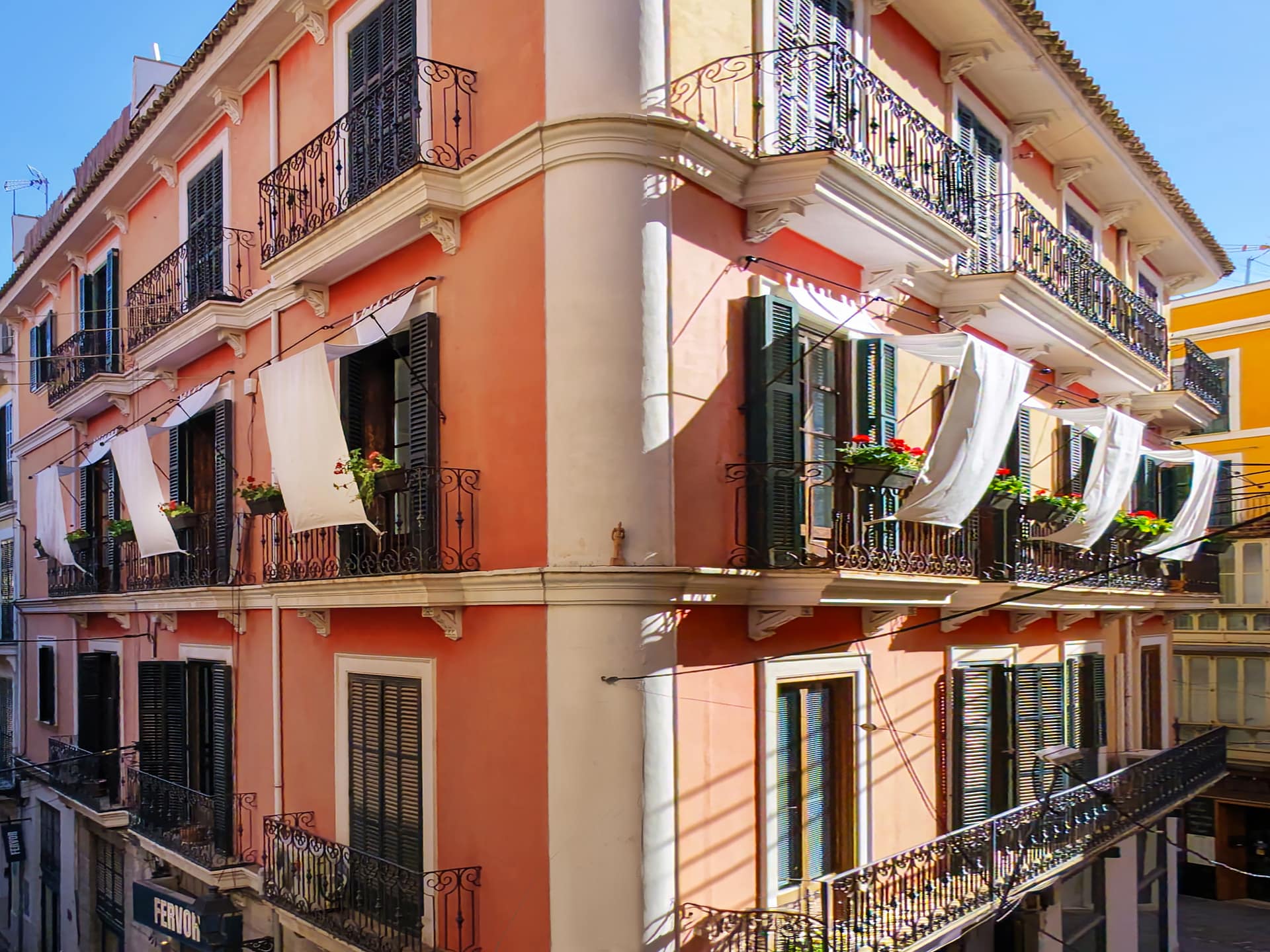 Exceptional designer apartment in Old Town 8