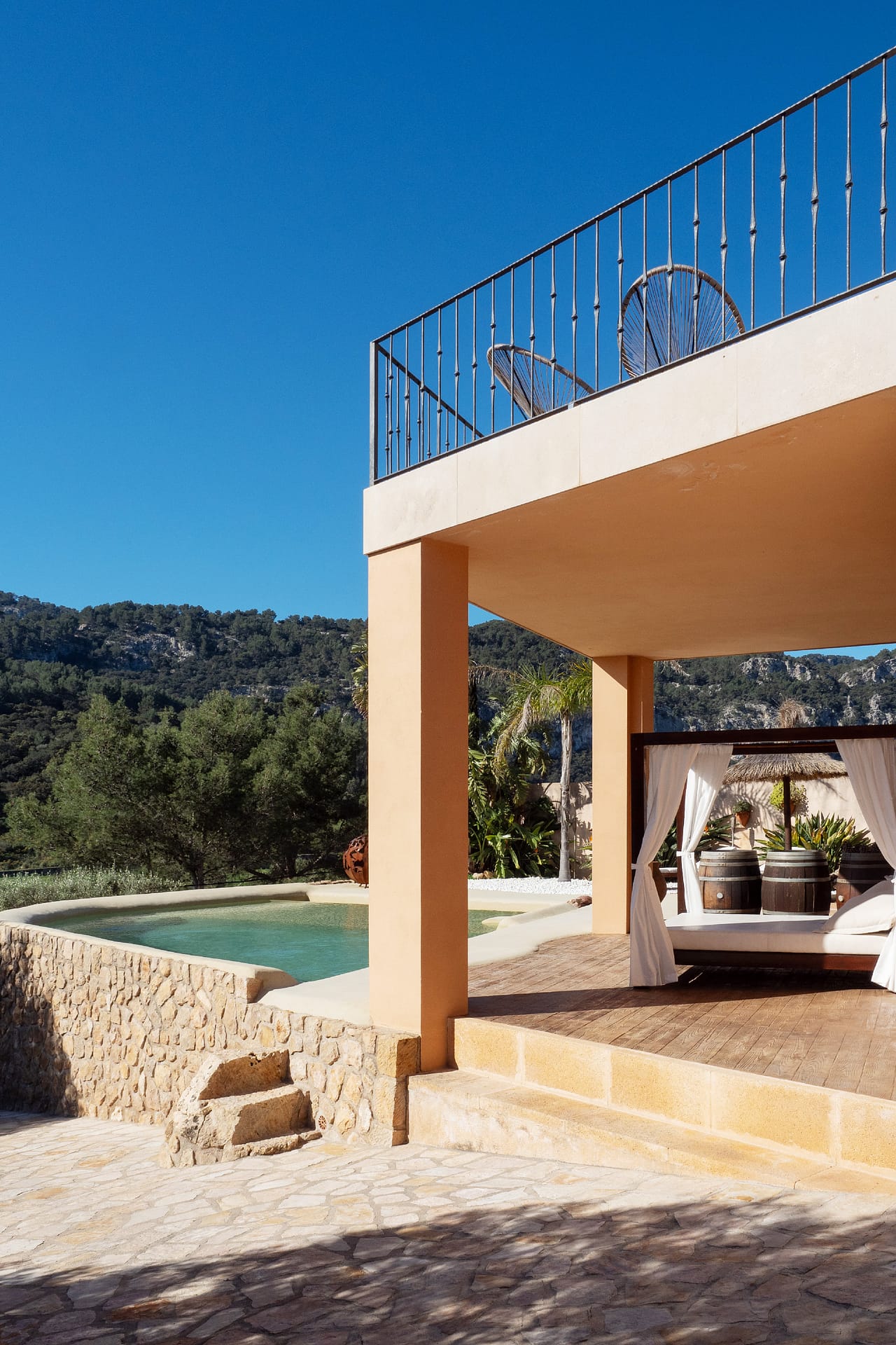 Detached house with pool and garden in Puigpunyent